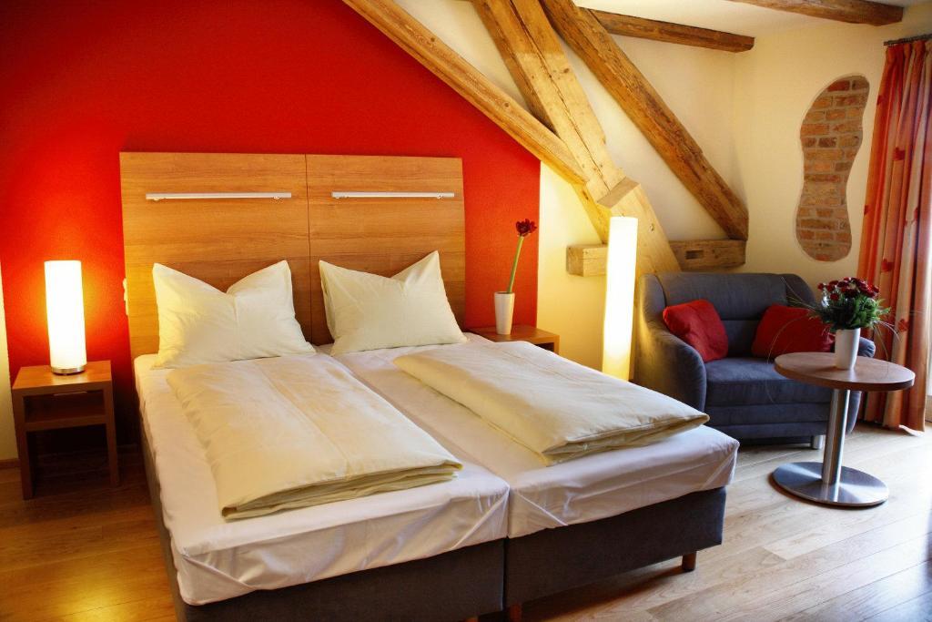 Hotel Zum Grunen Baum Plattling Rum bild